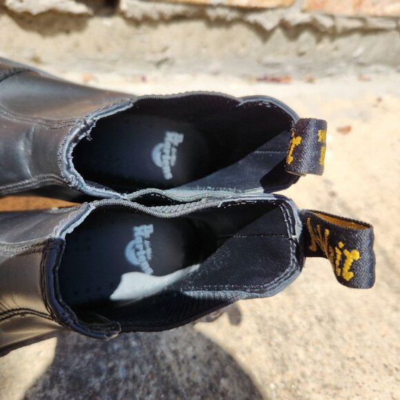 Dr. Martens 2976 Chelsea Boots Womens Size 8 Black Leather Slip On Yellow Stitch - Picture 10 of 13